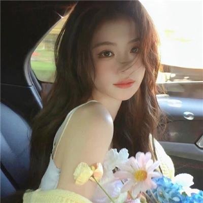 穿黑衣的女孩